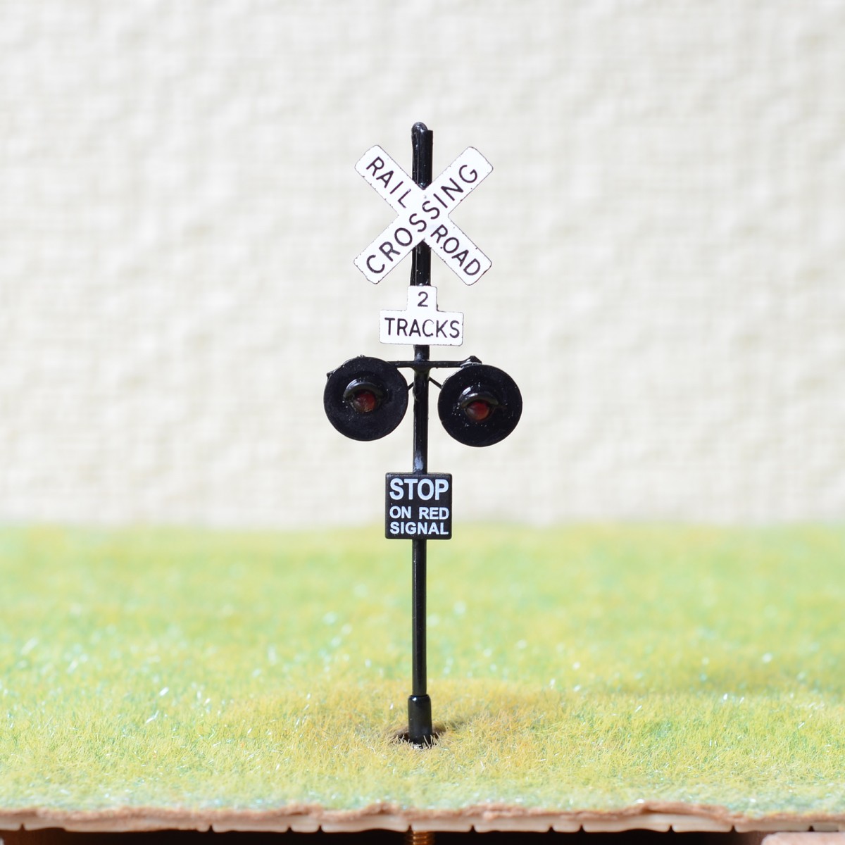 2 x OO scale railroad crossing signals 2 heads + Circuit board flasher #BL2Track 